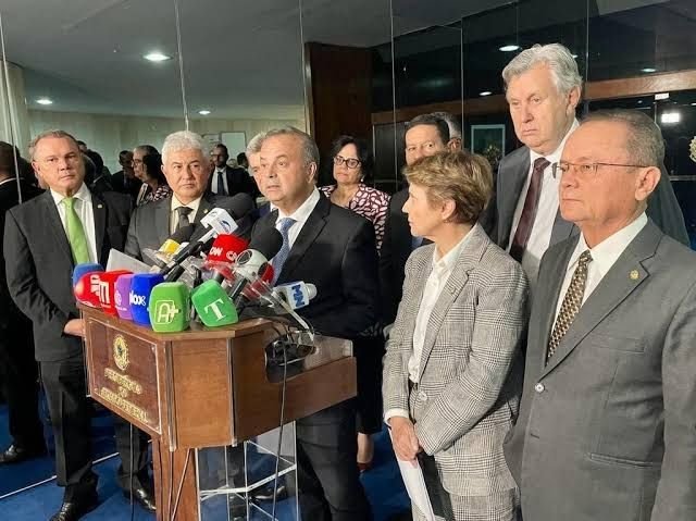 BRASIL: SENADORES REAGEM A FALA CONTROVERSA DE GILMAR MENDES