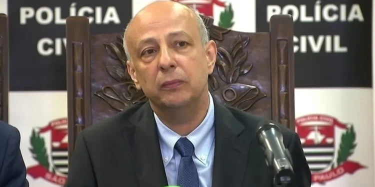 Ex-delegado-geral da Polícia Civil é assaltado