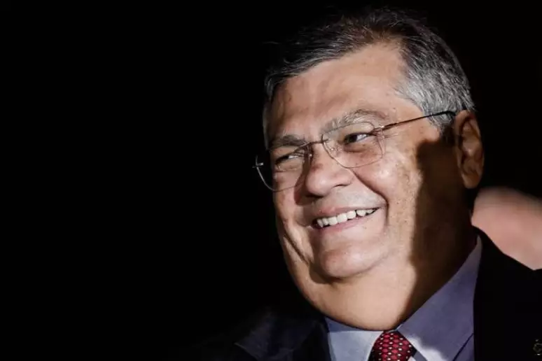 BRASIL: DINO É PEGO EM CONTRADIÇÃO ENVOLVENDO INDICAÇÃO AO STF