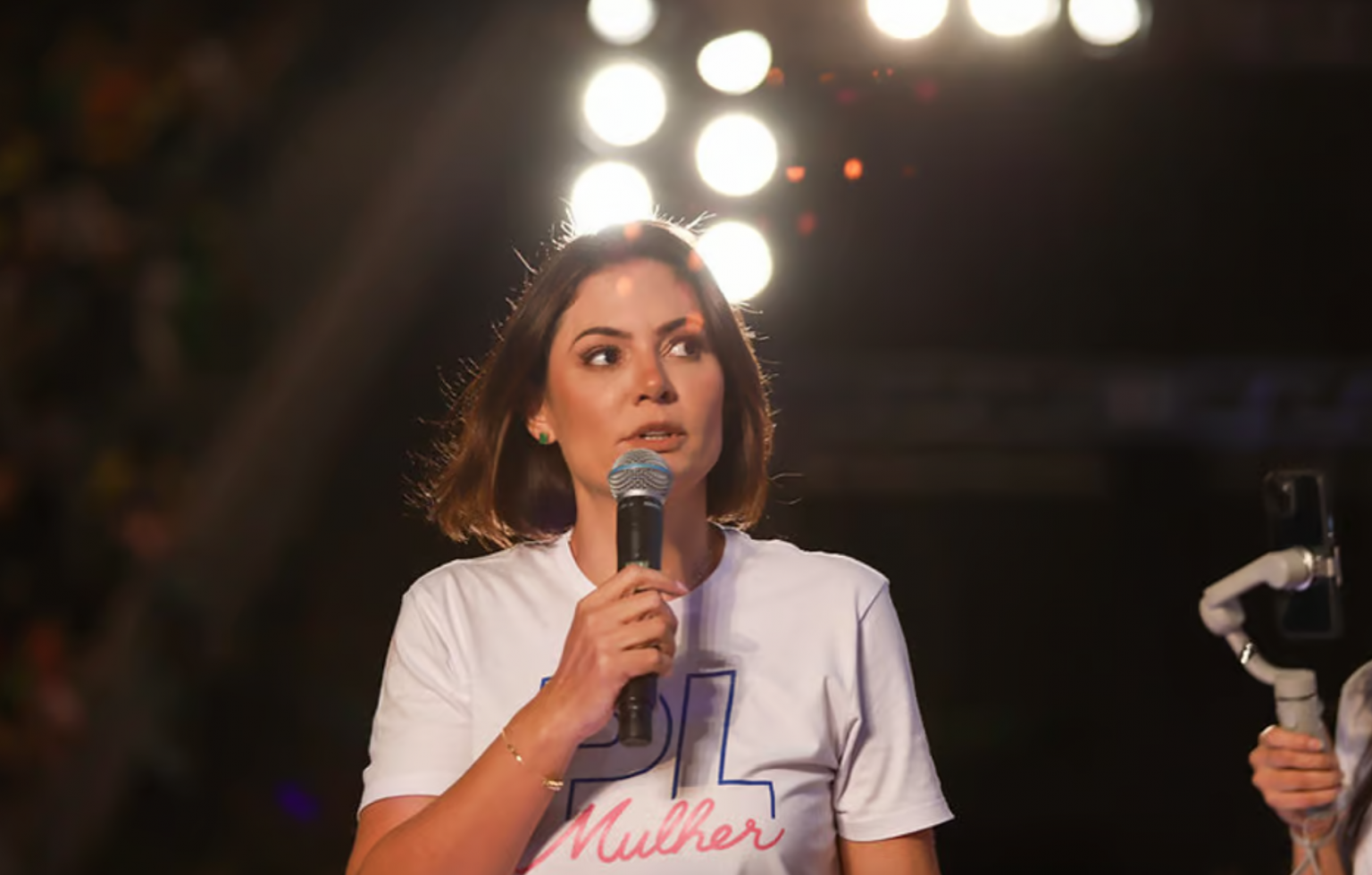 “Não existe comunista cristão”, lembra Michelle Bolsonaro sobre Dino
