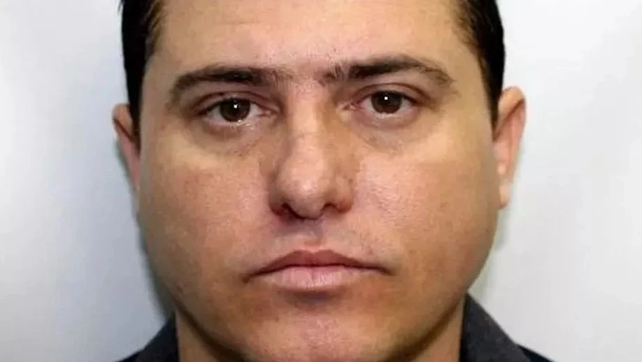 Zinho, miliciano mais procurado do Rio de Janeiro, se entrega à Polícia Federal e é transferido para presídio de segurança máxima