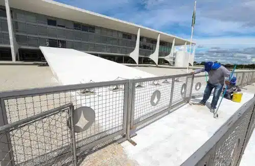 Governo Lula deve gastar R$ 8 milhões com vidros blindados para Palácio do Planalto