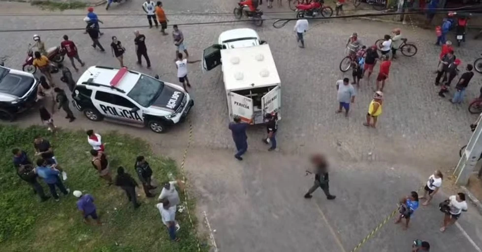 Homem é morto em frente a fórum minutos após ser solto