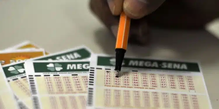 DE NOVO: Assessores da liderança do PT na Câmara ganham na Mega-Sena
