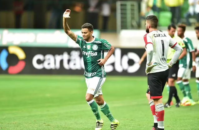 Ex-jogador Cleiton Xavier é preso em Alagoas por dívida de R$ 31 mil em pensão alimentícia