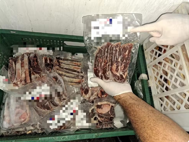 Fiscalização em supermercado da Ponta Verde, em Maceió, apreende 120 kg de carne estragada