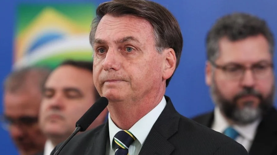 BOLSONARO aponta 