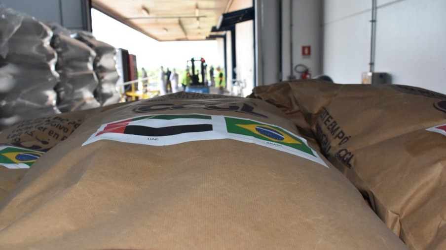 Governo LULA ENVIA lote com 125 TONELADAS de alimentos para CUBA