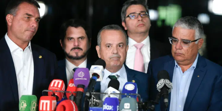 Oposição se encontra com Rodrigo Pacheco e pede para pautar o fim do foro privilegiado