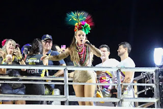 Ivete Sangalo chora após passar por vários problemas no carnaval