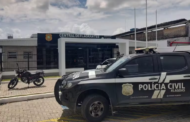 Homem é flagrado dirigindo embriagado, pede ajuda para polícia, mas agride PMs com socos em Maceió