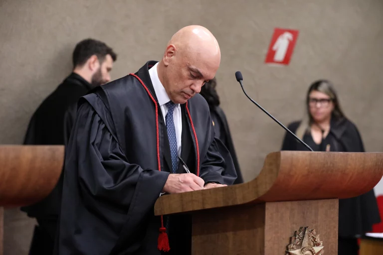 “Moraes quer prender Bolsonaro, fechar o PL e acabar com direita”, diz aliado de Bolsonaro