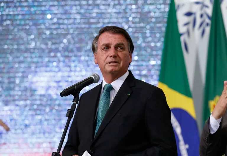 Bolsonaro revela “documento secreto” do PT e mostra algo estarrecedor de quase 10 anos atrás