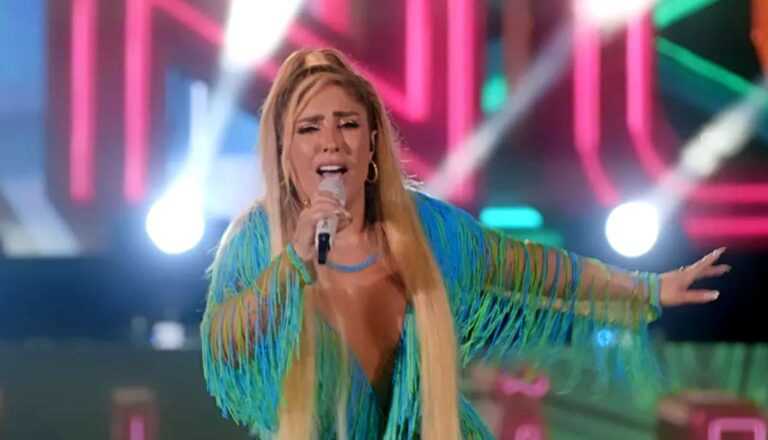 Cantora paraense “homenageia” bandidagem, em seguida tem valioso bem roubado e chora (veja o vídeo)