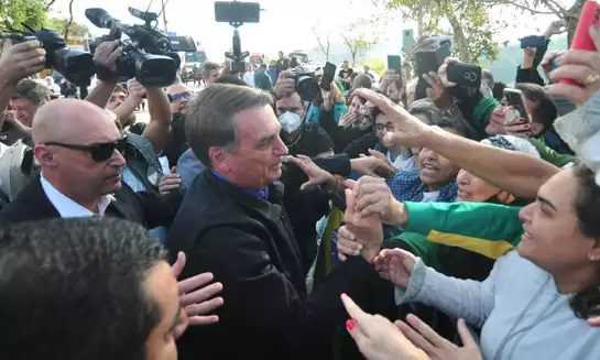 Confiante, Bolsonaro deixa a esquerda em “surtos” ao mostrar cenário de 2026