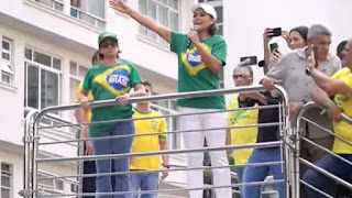 Vídeo: Michelle chora ao falar em ato de Bolsonaro na Paulista