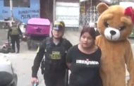 POLÍCIAPolicial fantasiado de ursinho prende mãe e filha traficantes; VEJA VÍDEO