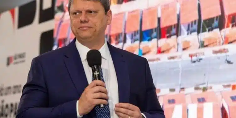 AGORA: Tarcísio decreta estado de emergência em São Paulo