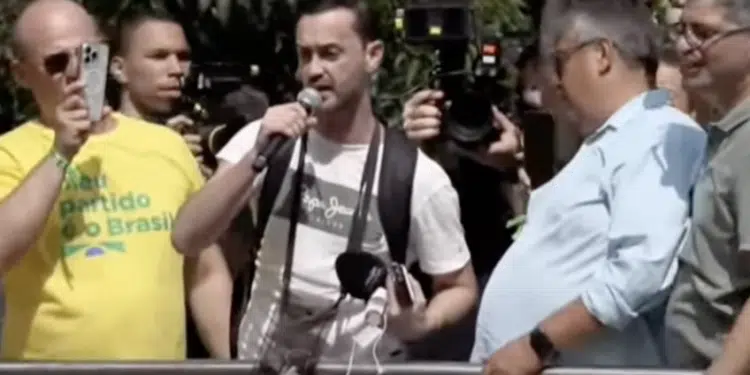 PF cometeu equívoco ao dizer que português precisava de visto de trabalho