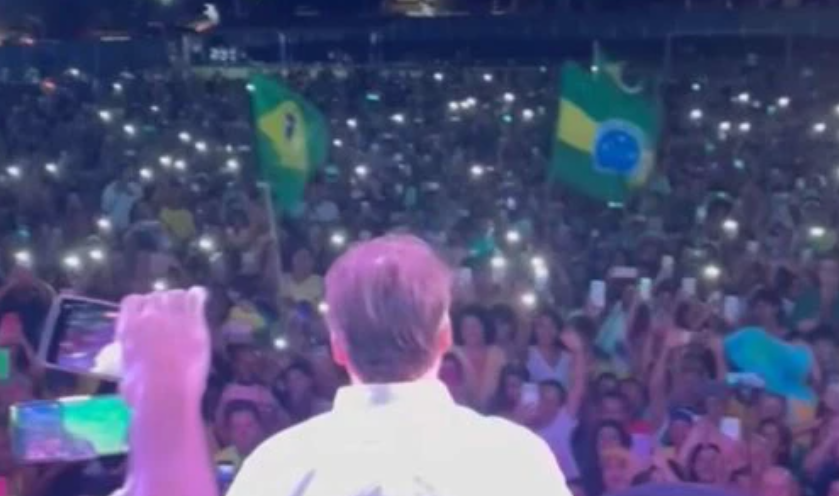 Bolsonaro atrai multidão em sete cidades do RJ no mesmo dia (veja o vídeo)