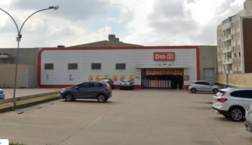 Após 23 anos, grupo fecha 343 supermercados no Brasil