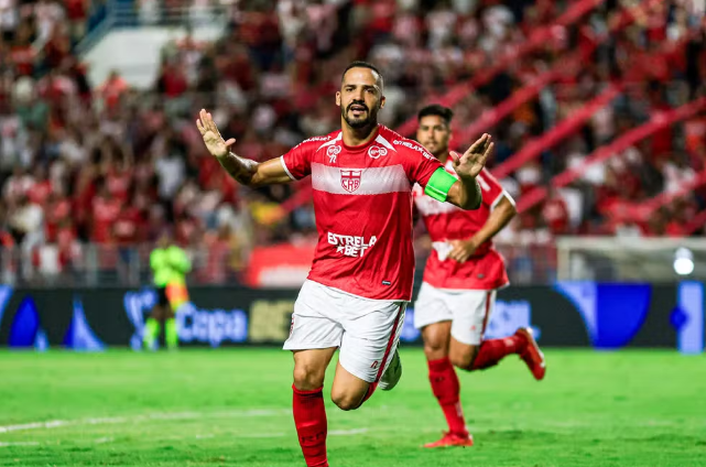 Anselmo Ramon atinge marca de 40 gols com a camisa do CRB e elege os mais bonitos