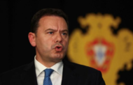 Novo primeiro-ministro de Portugal anuncia ministros