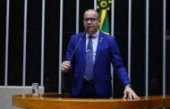 BRASIL: DEPUTADO SARGENTO GONÇALVES REBATE DEPUTADA EXTREMISTA DE ESQUERDA NA CÂMARA SOBRE CENSURA