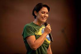 BRASIL: MICHELLE BOLSONARO DESMASCARA FAKE NEWS DA GRANDE IMPRENSA SOBRE “MÓVEIS PERDIDOS”