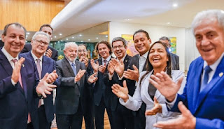 BRASIL: COMO FOI O “HAPPY HOUR” DE LULA COM SENADORES