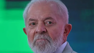 BRASIL: LULA SE REÚNE COM MARQUETEIRO PARA DISCUTIR CRISE DE POPULARIDADE