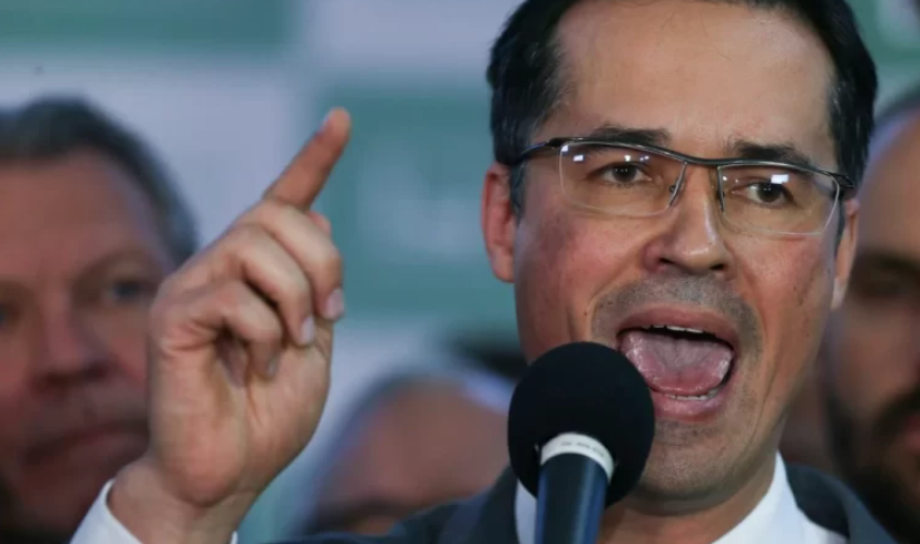 Dallagnol critica silêncio sobre ações do STF contra Bolsonaro