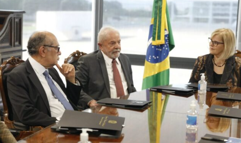 ‘Companheirada’ – Lula emprega Rosa Weber em Tribunal de Revisão do Mercosul