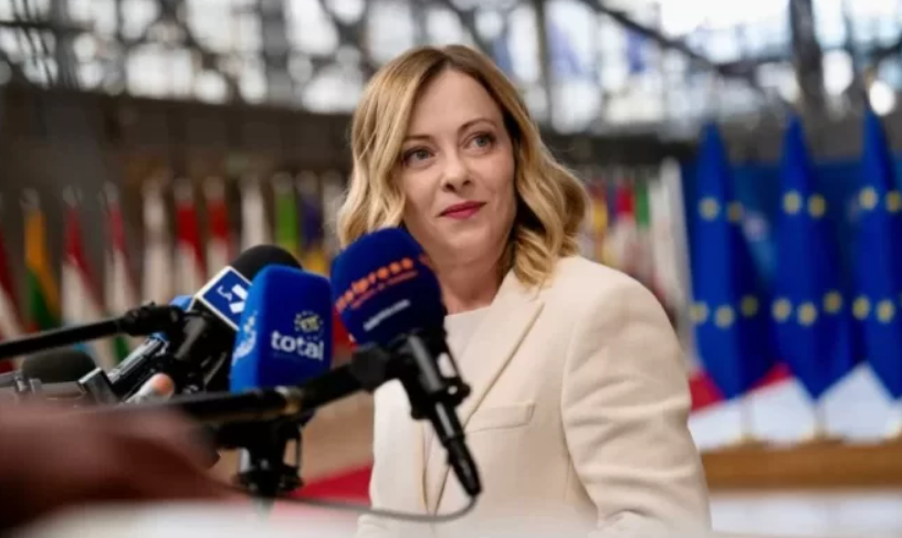 Giorgia Meloni é criticada por esquerdistas após aprovação de lei pró-vida na Itália