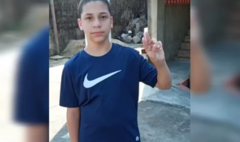 Adolescente de 13 anos que morreu após sofrer agressão na escola; família pede por justiça