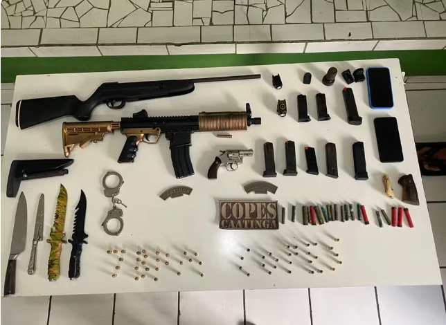 Irmãos de assassino de Mônica Cavalcante são flagrados com armas e munições em São José da Tapera, AL