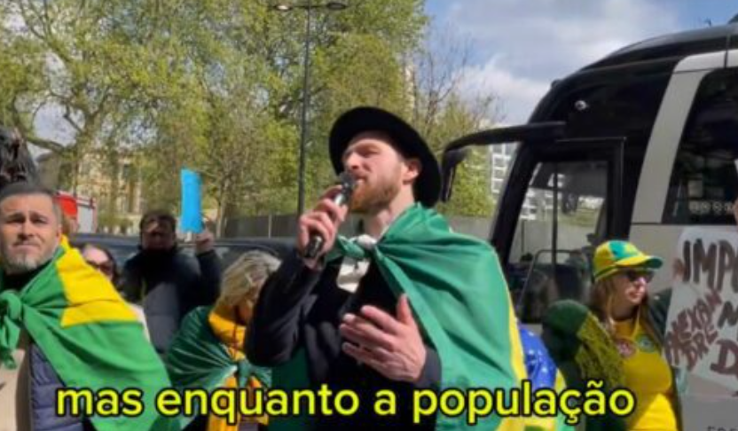 Brasileiros protestam contra Moraes na porta de hotel em Londres (veja o vídeo)