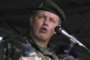 Com a população decepcionada, Exército sente a hostilização e faz ‘ameaça’