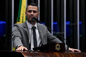 BRASIL: SENADOR CLEITINHO RESPONDE DECLARAÇÃO CONTROVERSA DE GILMAR MENDES NO PLENÁRIO