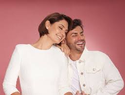 BRASIL: MAQUIADOR DE MICHELLE BOLSONARO ANUNCIA MEDIDA DRÁSTICA APÓS LOJA INSPIRADA EM JAIR SOFRER GOLPES