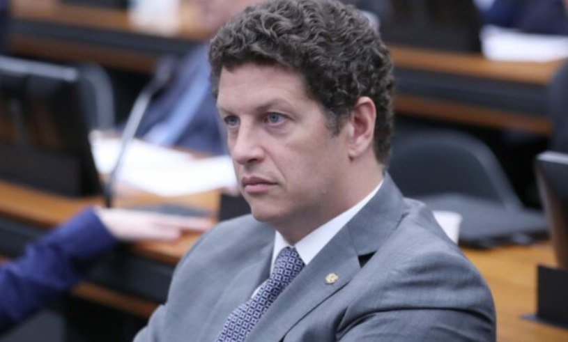 PEC Antidrogas: Salles avalia endurecer pena para usuário