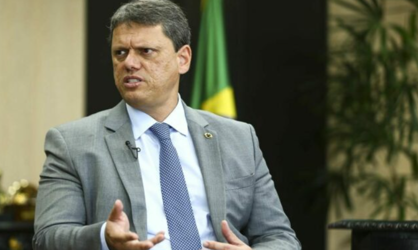 Tarcísio afirma que PCC tem 1,1 mil postos de gasolina e alerta para expansão do grupo