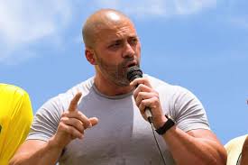 BRASIL: DA PRISÃO, DANIEL SILVEIRA ENVIA CARTA ABERTA IMPACTANTE