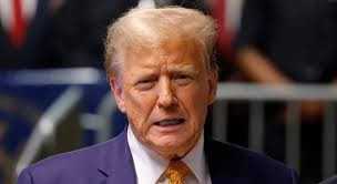 MUNDO: TRUMP SURPREENDE E DESISTE DE DEPOR EM JULGAMENTO