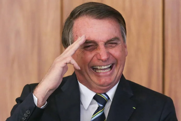 URGENTE: Congresso mantém veto de Bolsonaro sobre criminalizar fake News