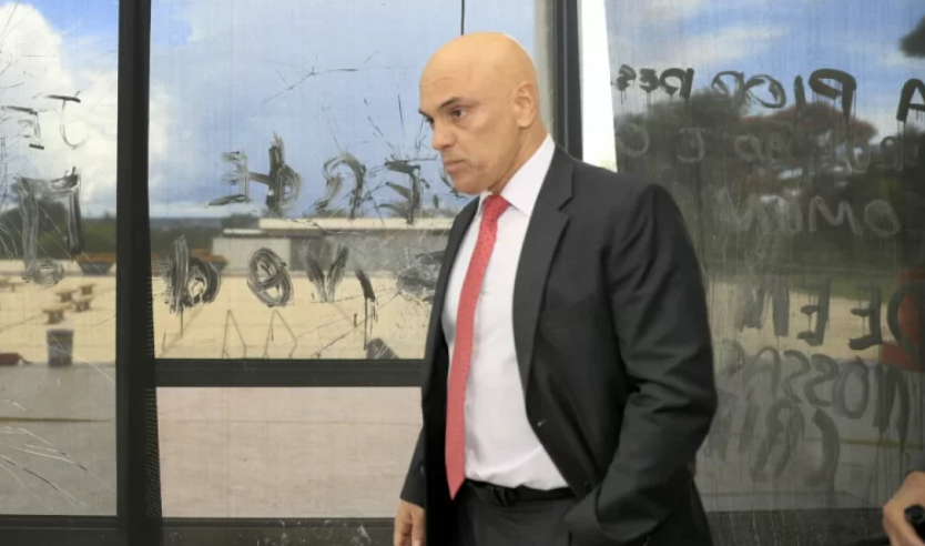 Deputado dos EUA dá 10 dias para Moraes responder sobre “abusos”