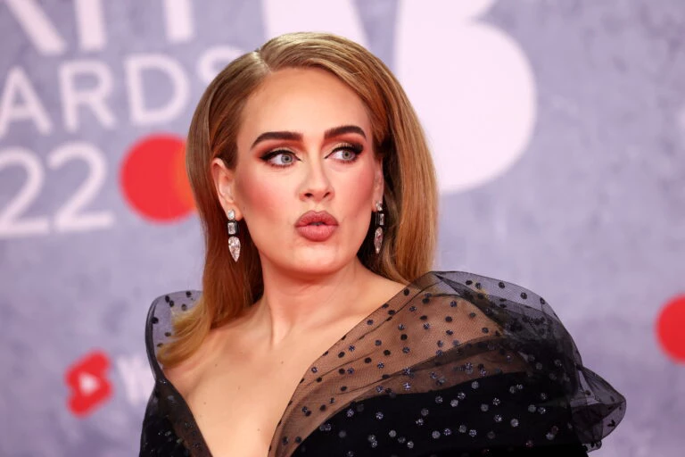 Adele anuncia pausa e que não possui mais planos para a música