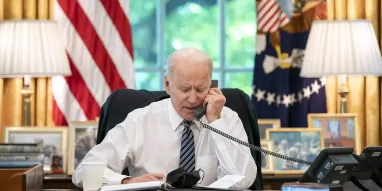 5 dias atrás, Biden teria dito em ligação que era a hora de “colocar Trump no alvo”