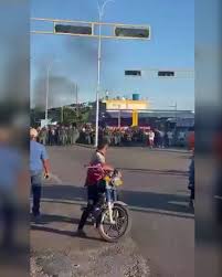 MUNDO: FILMAGEM REVELA MEMBROS DO EXÉRCITO DE MADURO SE RECUSANDO A CONTER PROTESTOS