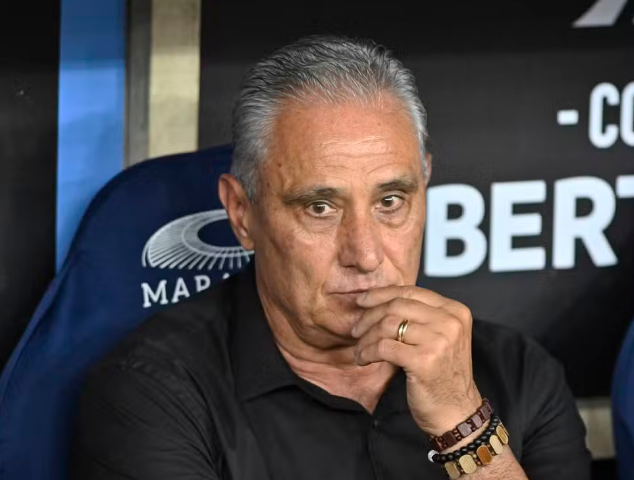 Tite comenta xingamentos após derrota do Flamengo para o Peñarol: 